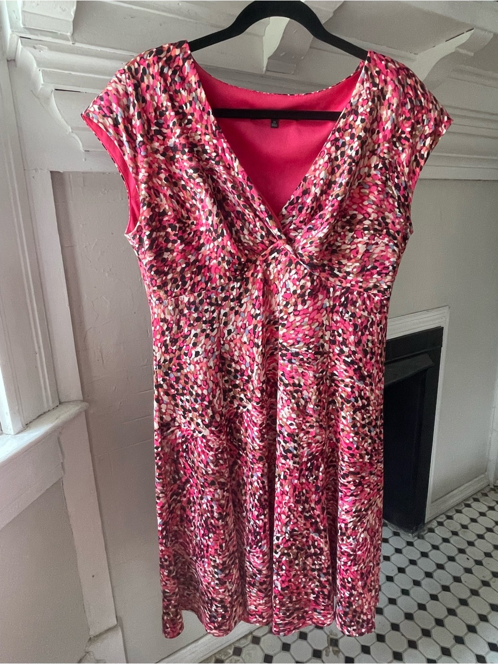 Jones Wear Pink Multicolor Printed V-Neck Dress Sz 14